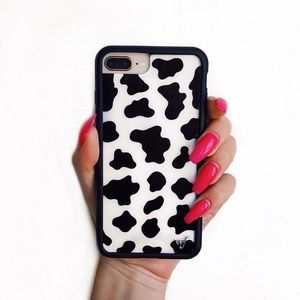 🐮NWT wildflower cow print phone case 🐮